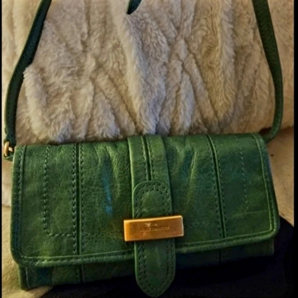 Juicy Couture Vintage Y2K Emerald Green Genuine Glazed Leather Wallet Crossbody